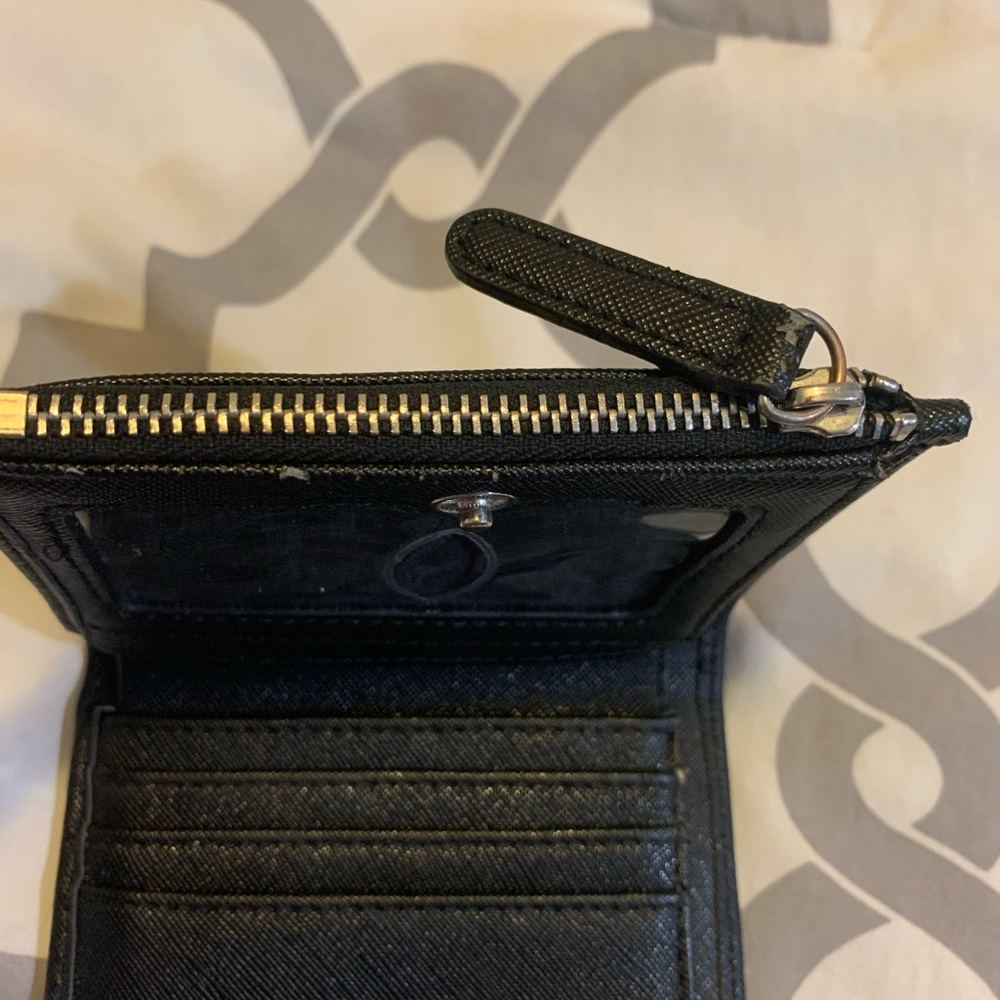 Guess Wallet - Picture 8 of 9